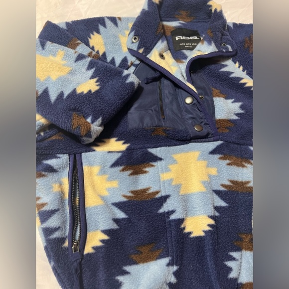 RSQ pullover - Picture 2 of 2